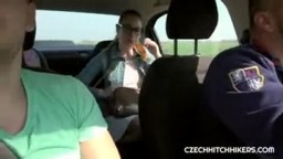 CzechHitchHikers - Foxy Saine se nechá obtáhnout v autě