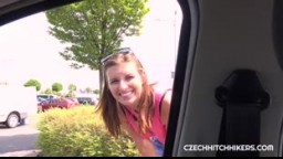 CzechHitchHikers - krásná stopařka Jefinef Jane přijde na jiné myšlenky venkovním sexem