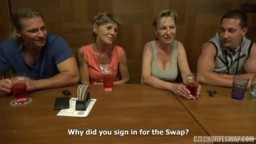 CzechWifeSwap 10 - dvě zkušení mature ženy si vymění své sexuální partnery ve výměně